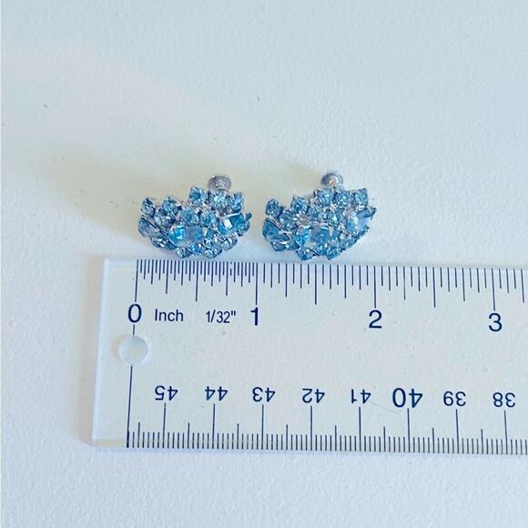 Vintage MCM 50s Blue Rhinestone Cluster Screw-Back Earrings Special Occasion - Picture 6 of 12